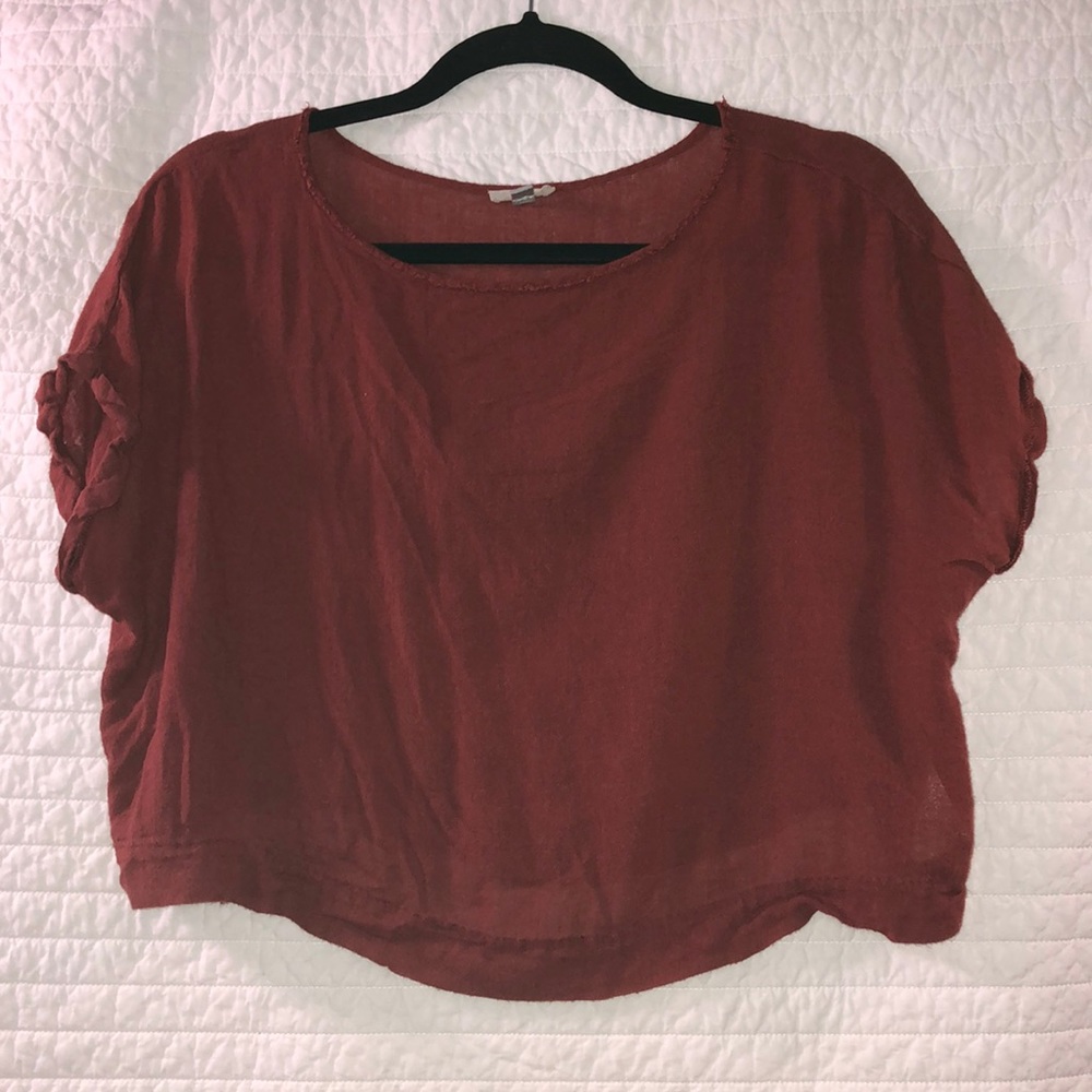 Maroon t-shirt crop top